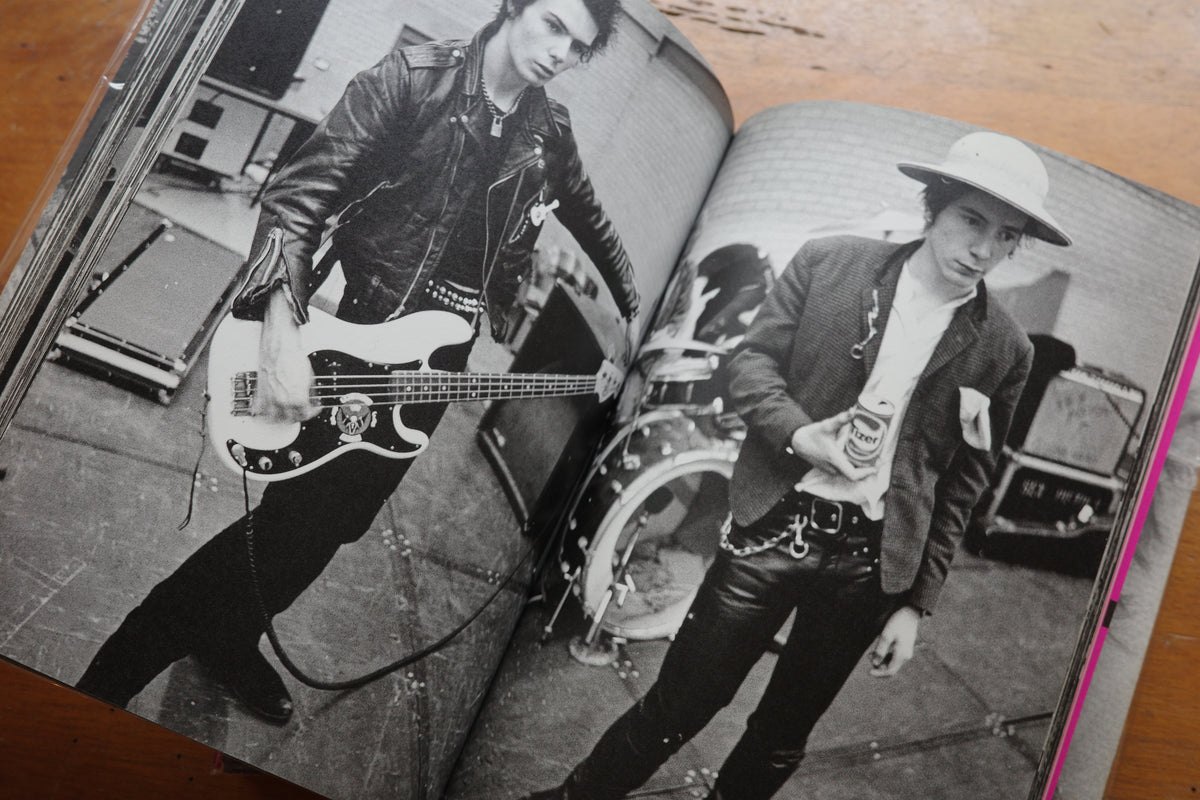 DESTROY-SEX PISTOLS 1977- / Dennis Morris